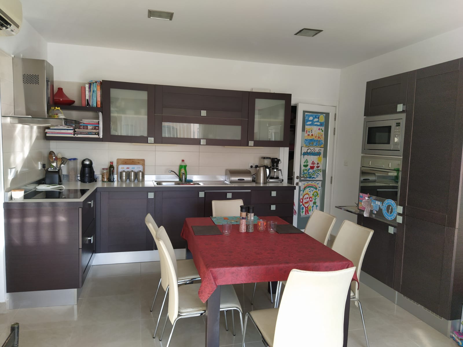SWIEQI – Highly finished three bedroom apartment for sale