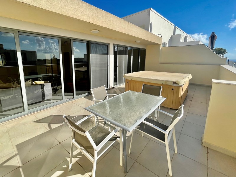 Swieqi – Stylish Two Bedroom Penthouse for Rent