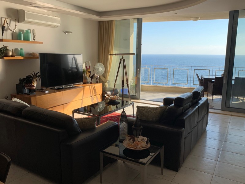 Qui-Si-Sana – Spacious Seafront 3 Bedroom Apartment for Rent